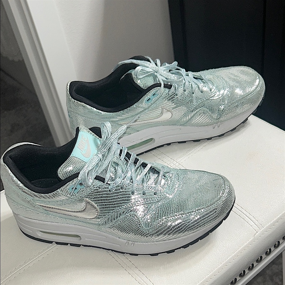 Nike Air Max 1 QS Metallic Silver & Glacier Ice Disco Sneakers Women’s 8